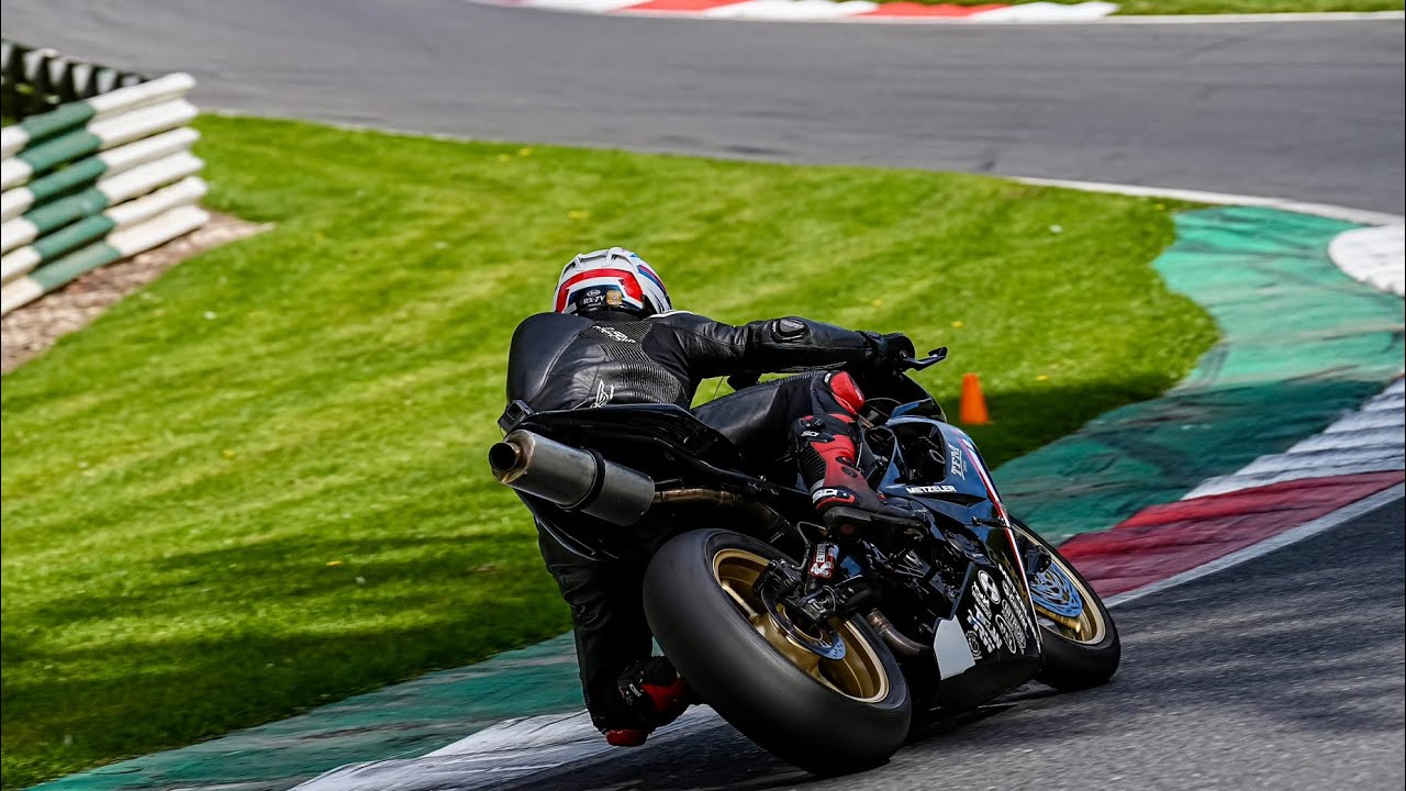 Cadwell 28/04/2025 session 3 Advanced group. Daytona 675.