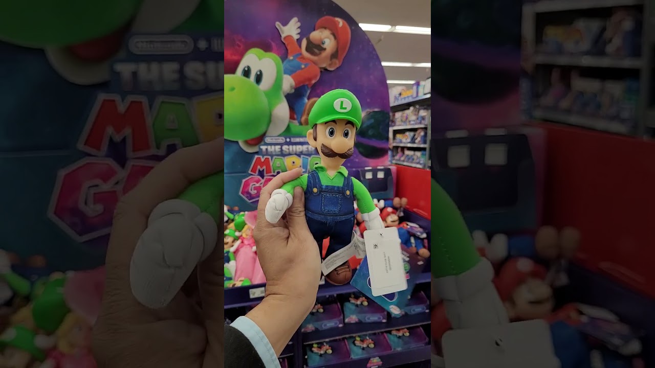 Luigi gets the Princess in this display? Sorry Mario, you snooze you lose