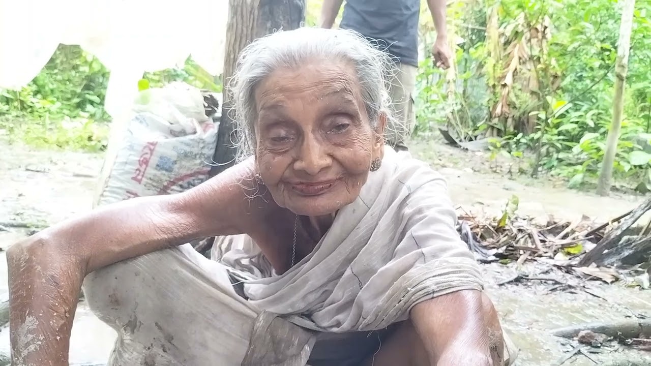  ১০০ বছরের ঠাকুমার হাসি দেখে অবাক। #Hashi #honey # video ### 2025 