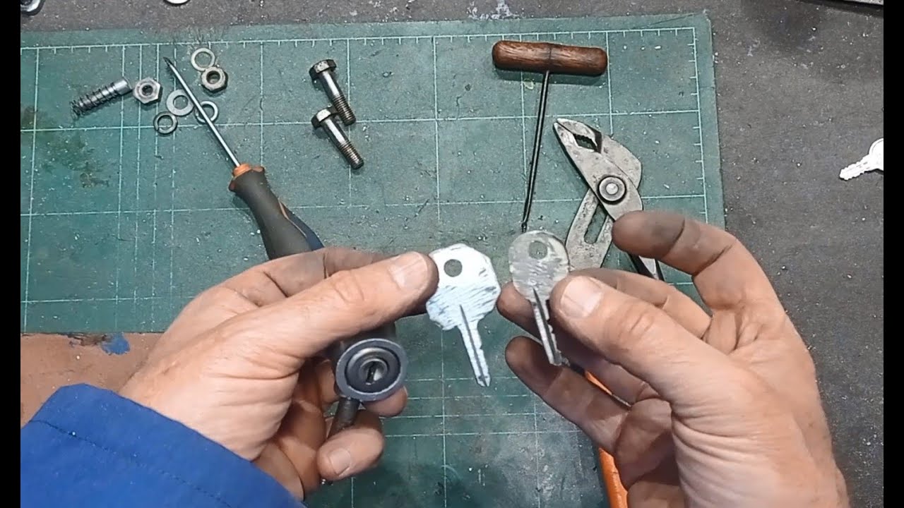 Lambretta 125LD Eibar de 1957 Cómo hacer una llave nueva!!!!. Video 28