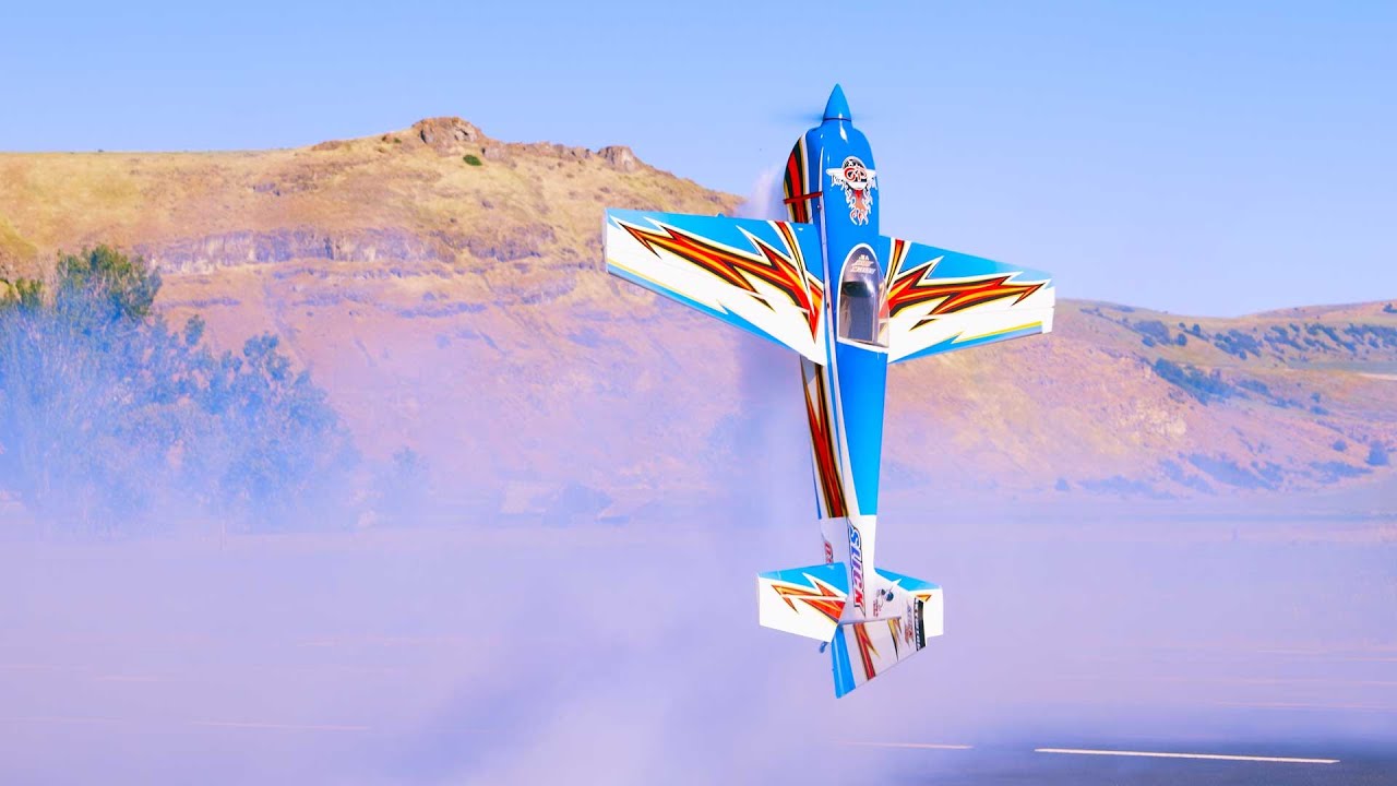 Extreme RC airplane - Sky Wing Slick with Smoke
