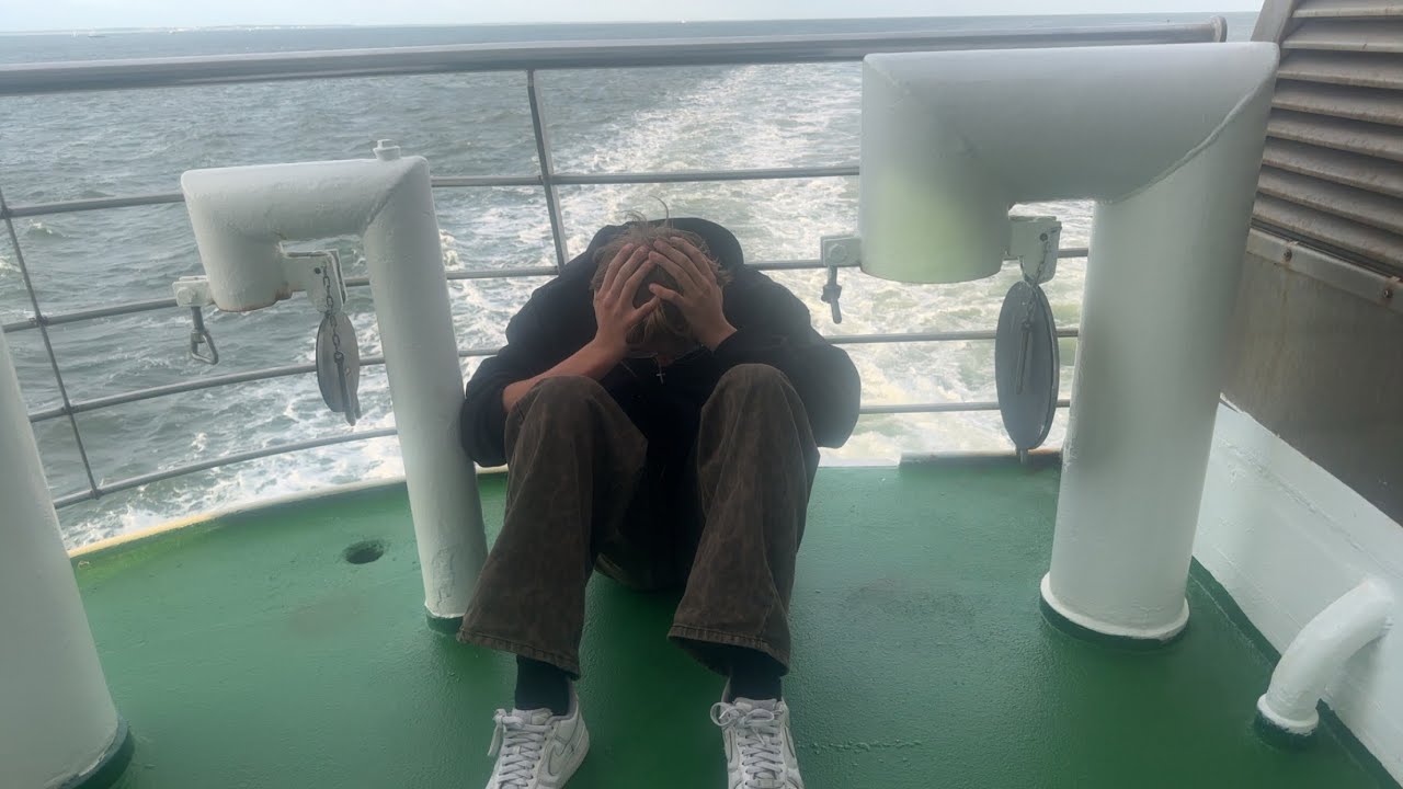 Van het Eiland gestuurd door vechtpartij !