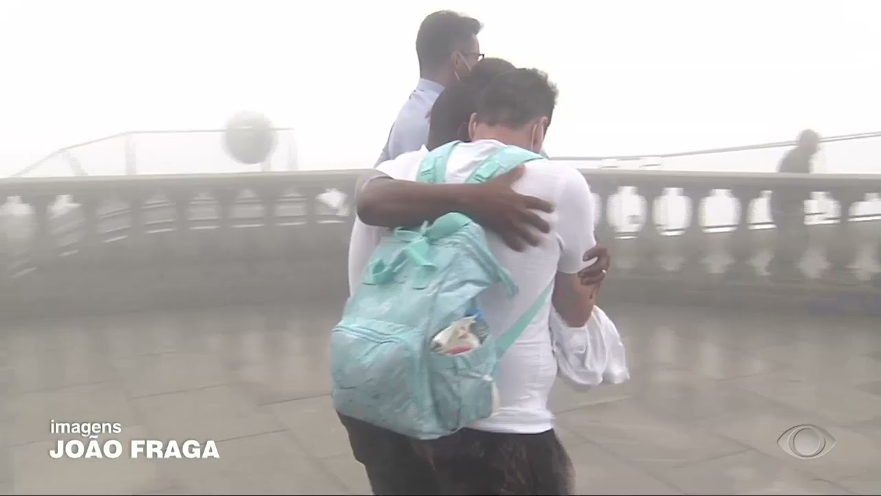 Ventania: visitantes se abrigam no Cristo