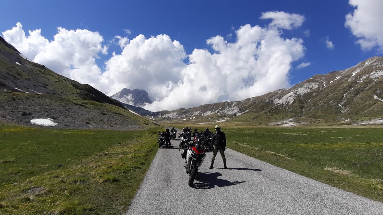 Campo Imperatore, ristoro Mucciante in moto