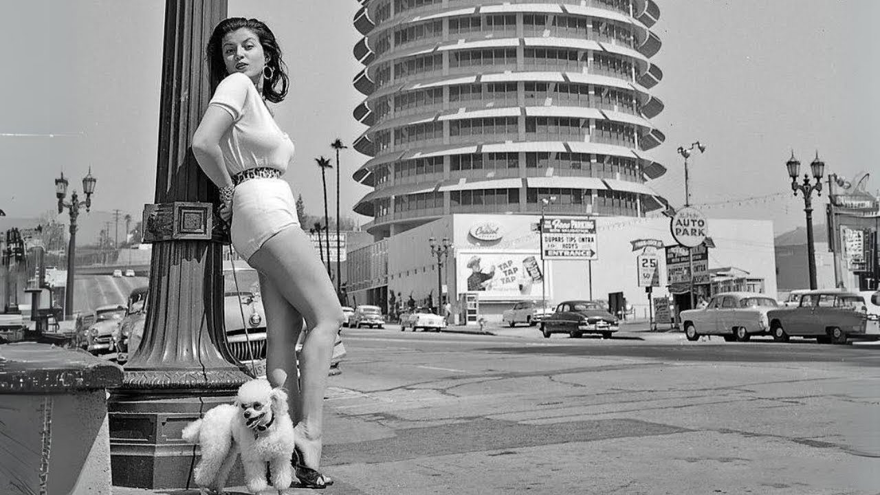 🌟 65 Stunning Vintage Shots of Classic Hollywood Icons!