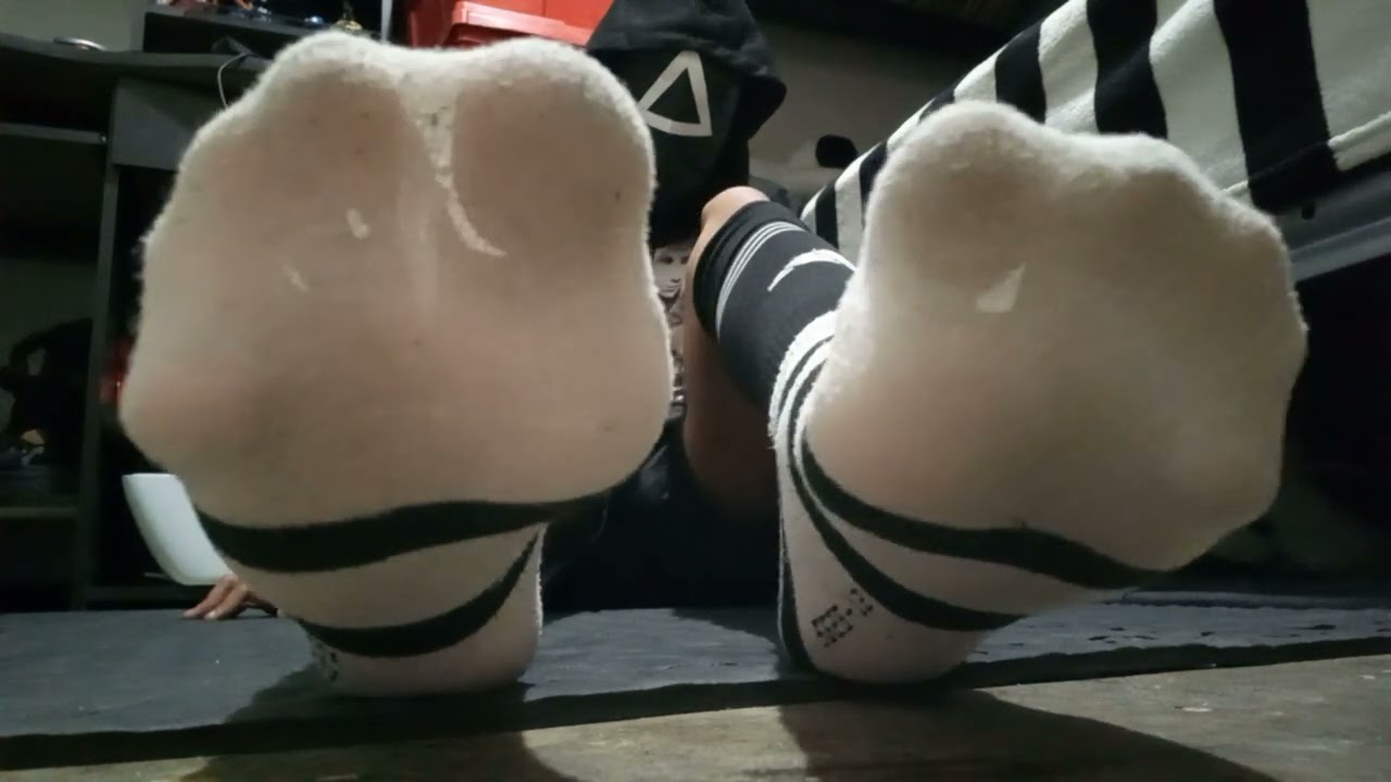 #socks #whitesocks #socklover #sockstyle #sockstagram#socks #feetmaster #whitesocksfetish#whitesocks
