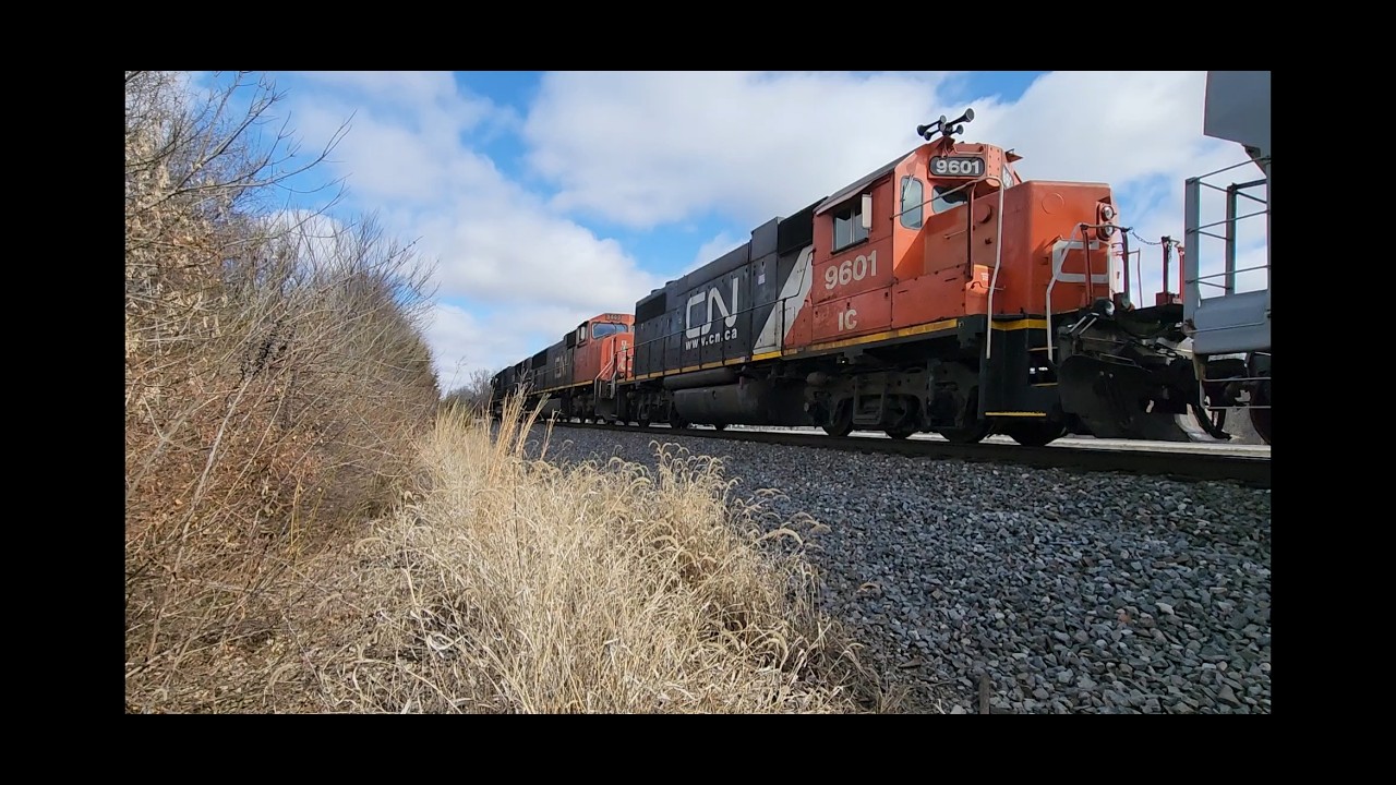 Cold Wind Chill & Illinois Central Death Star Sunday! #railfanning