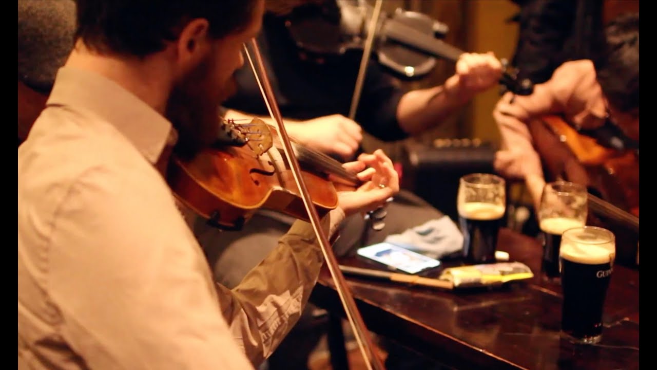 Sunday session at the Ben Nevis, Glasgow