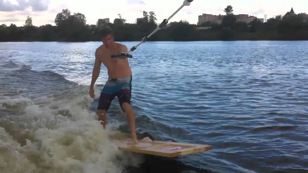 door surfing = бордшорты, катер и дверь