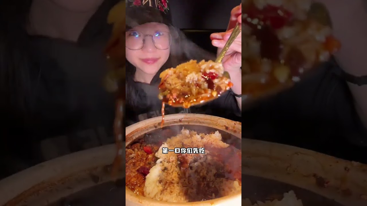 I was so fragrant with spicy pork knuckles that I ate three bowls of rice in one go spicy