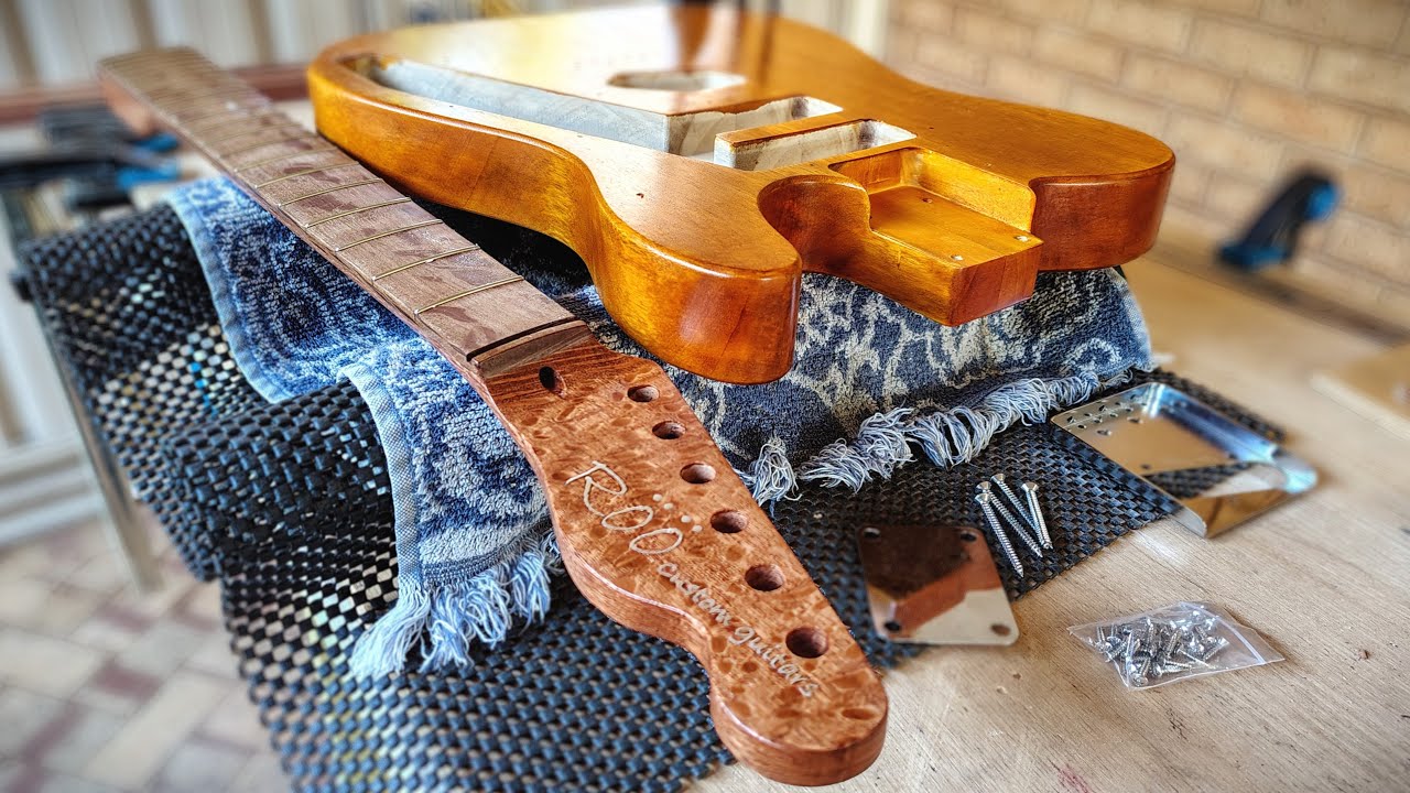 Röö guitars #004 - applying finish (neck and body)