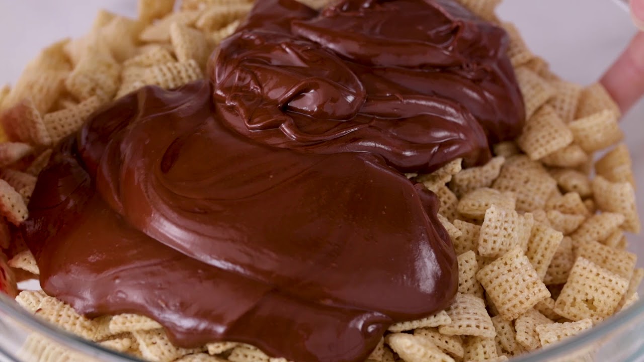 Chex Muddy Buddies | Betty Crocker Recipe