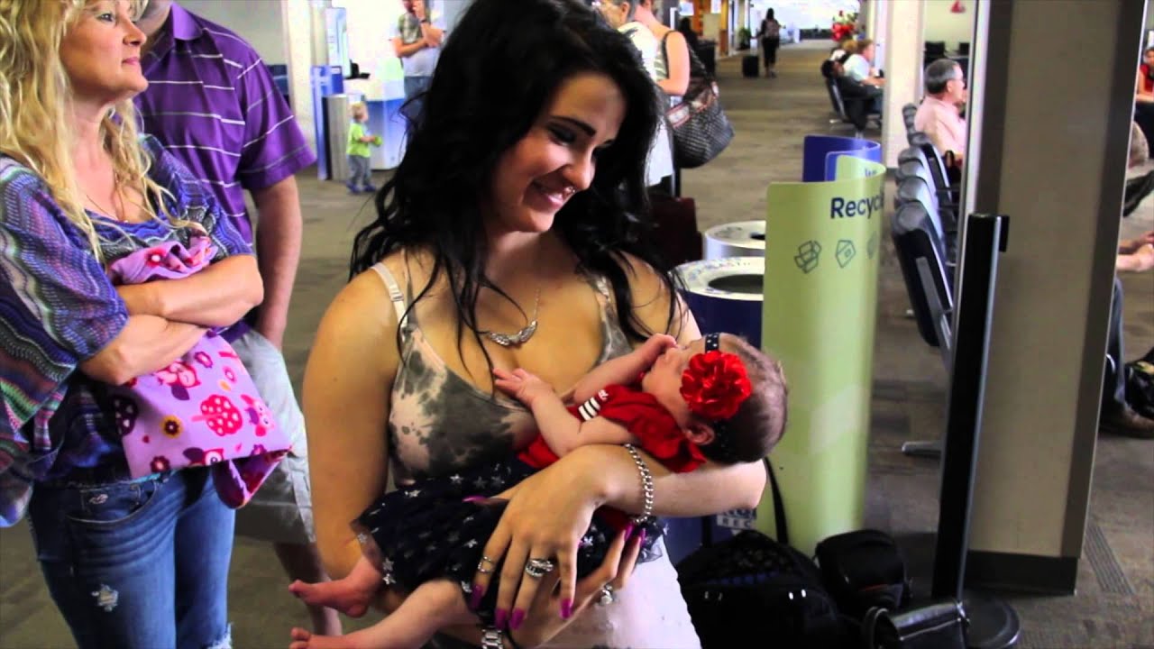 A Marine and his daughter - Love at first sight