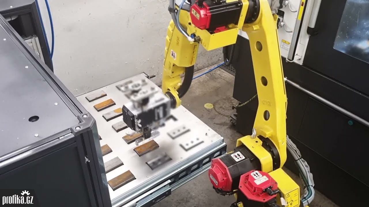 Profika - Robotizace CNC vertik&aacute;ln&iacute;ho centra Hyundai WIA F500D - RoboStack linear
