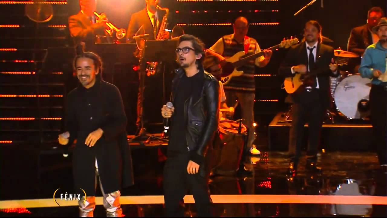 'Lucha de gigantes' por León Larregui y Rubén Albarrán - Premios Fénix 2015