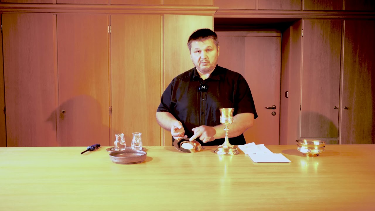 Peter zeigt die Sakristei