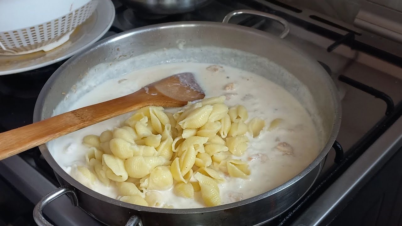 أروع وأسهل مقرونية لجوع الليل😋4kسريعة والمذاق رووعة جربوها هاذ الويكاند  بطريقتي تعجبكم بزاف😍😋