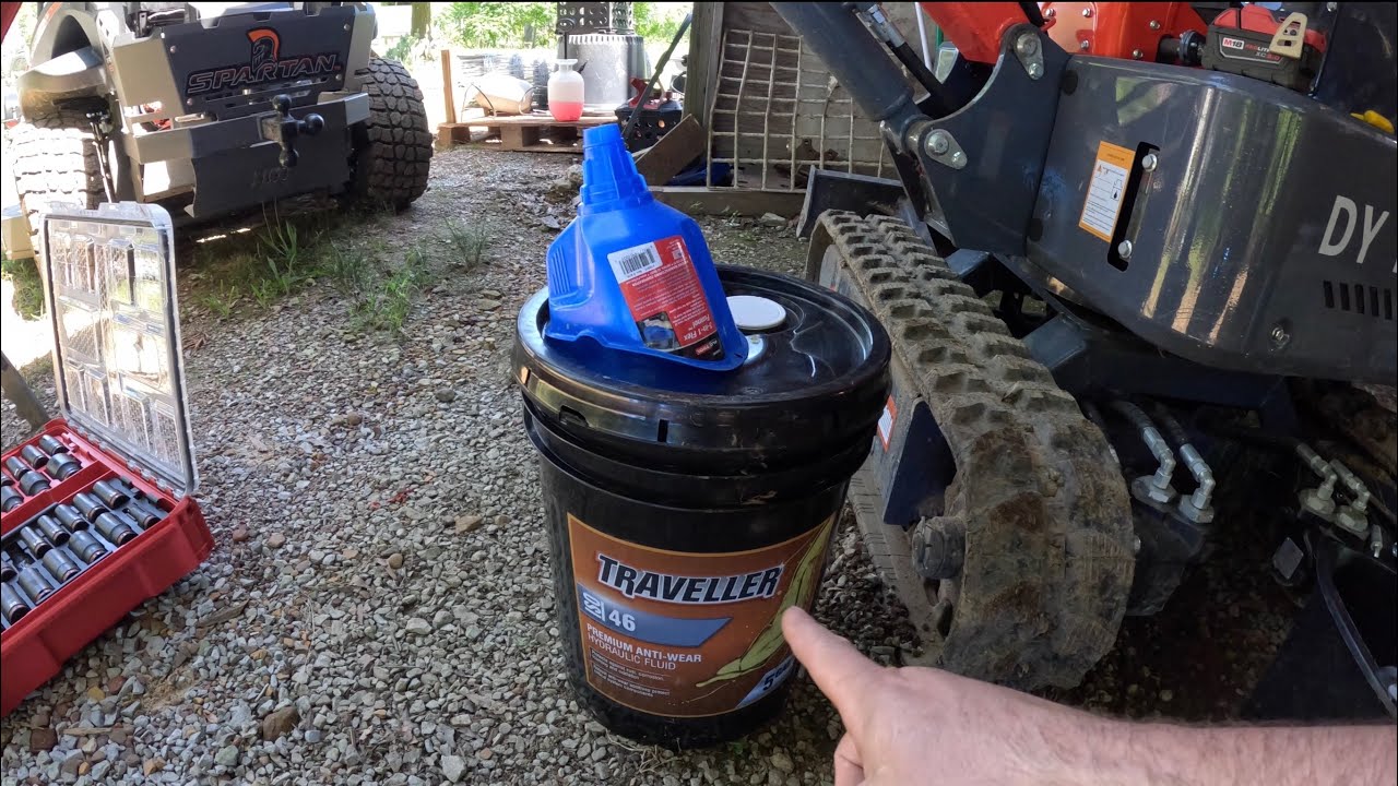 Changing hydraulic fluid in my Chinese mini excavator land clearing at the end