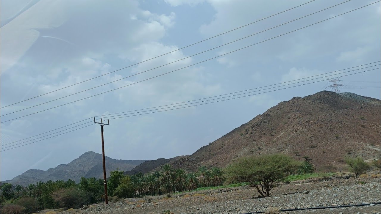 الطريق من بلدان العوامر إلى سناو Road in Oman