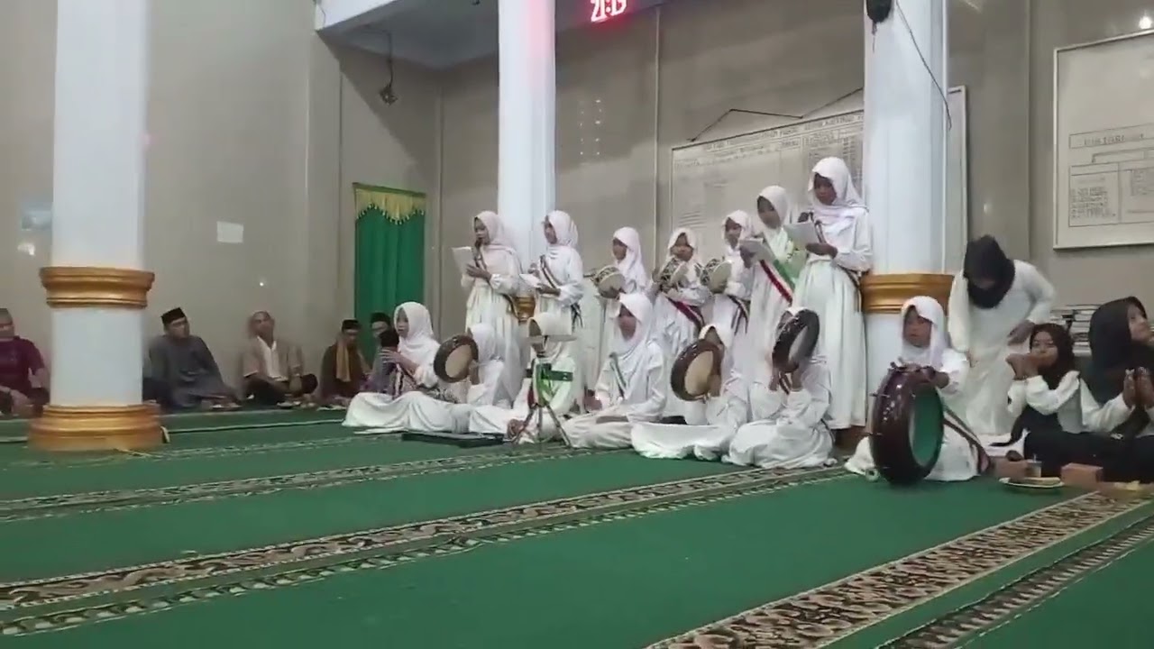 Al witri tampil di masjid husnul khotimah