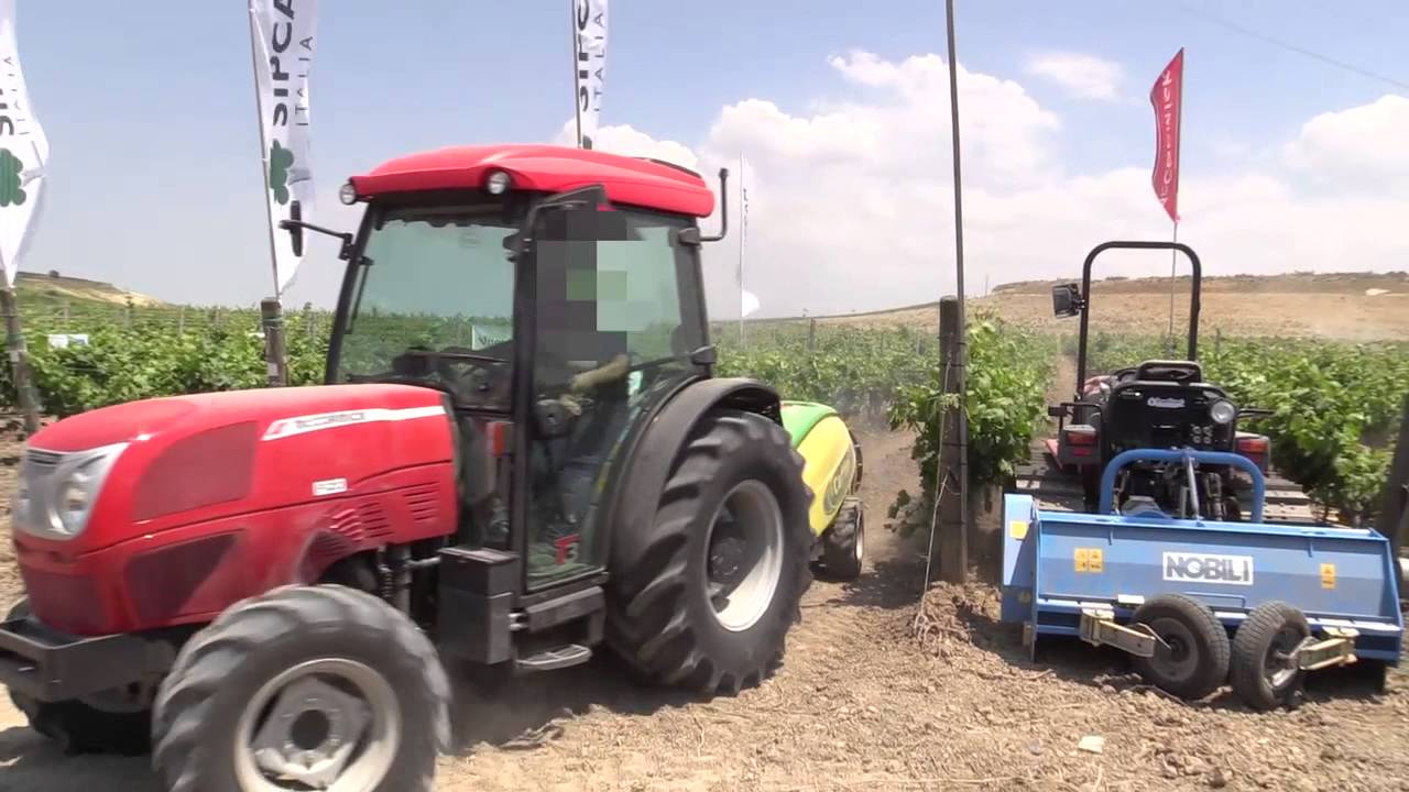 Trattori McCormick - Anteprima nuova serie F a Enovitis in campo