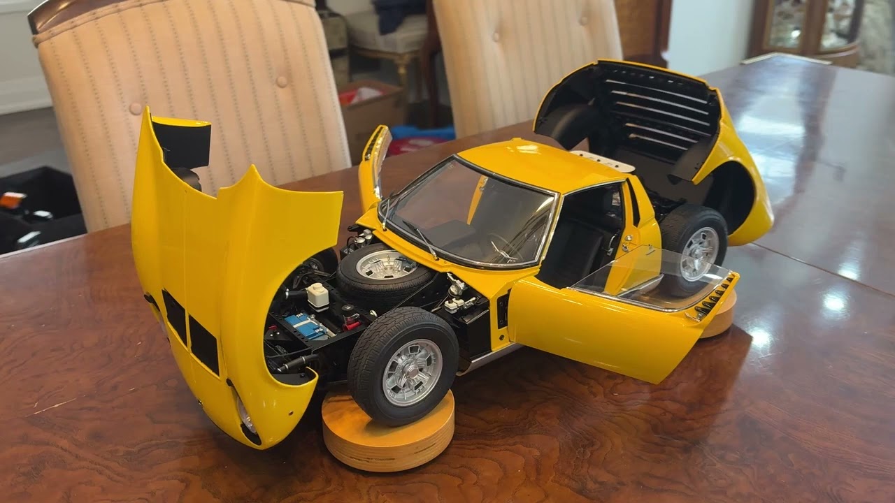 1969 LAMBORGHINI MIRA S BY DeAGOSTINI 1:8 SCALE STUNNING CAR -