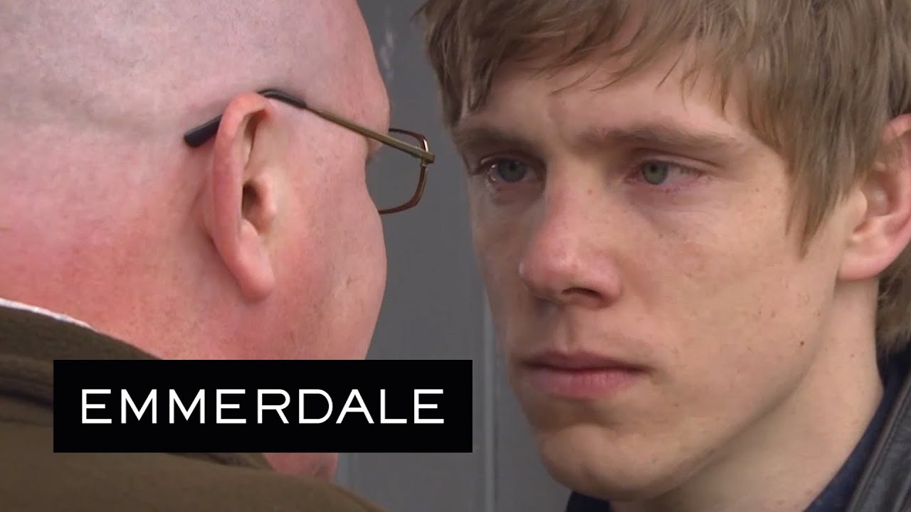 Emmerdale - Paddy Stands Up To Roberts Threats