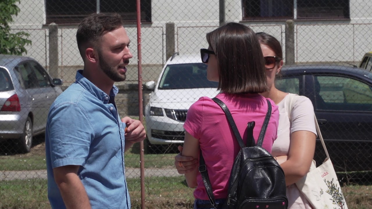 Sređivanje terena u naselju Bezdan | Promeni.rs