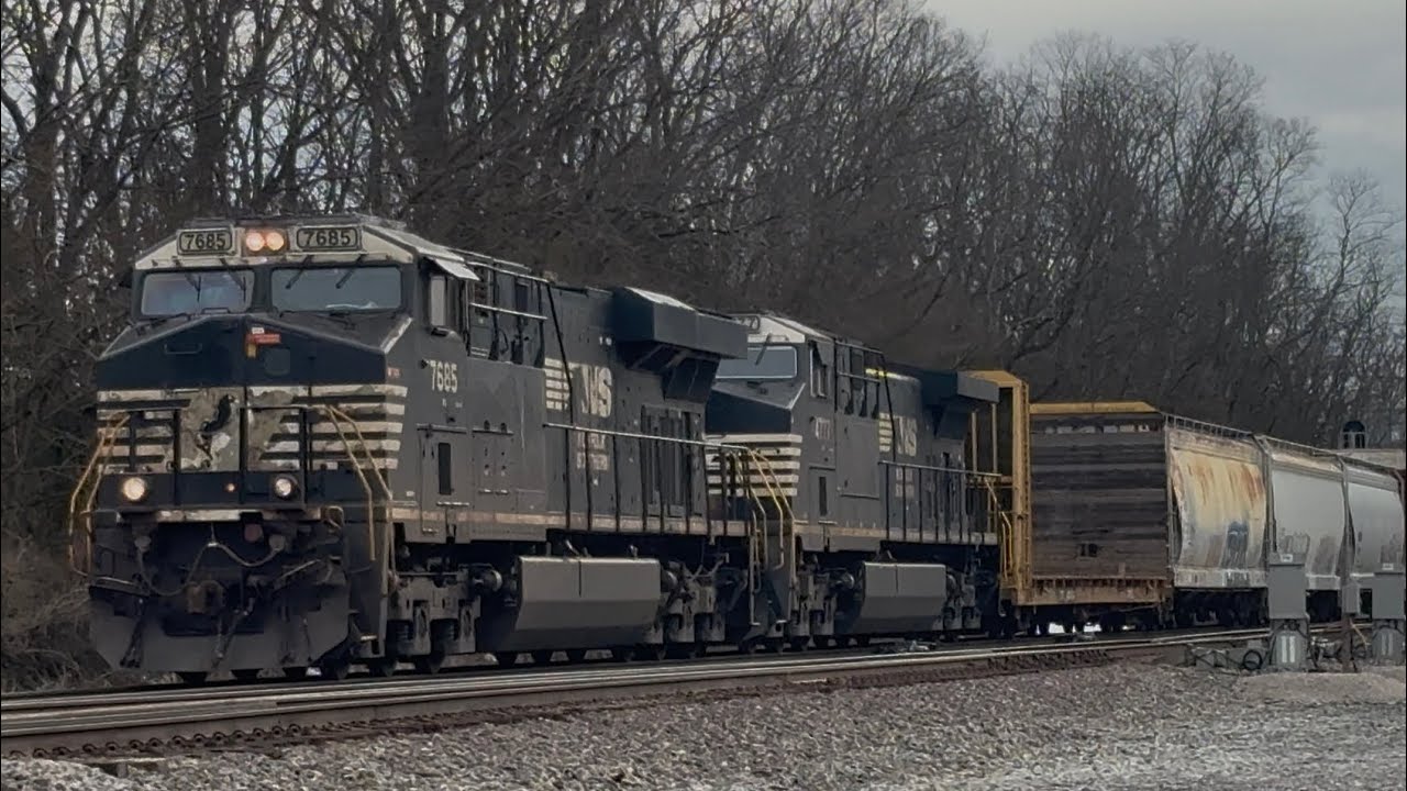 Norfolk southern NB manifest lead by a DC gevo! 
