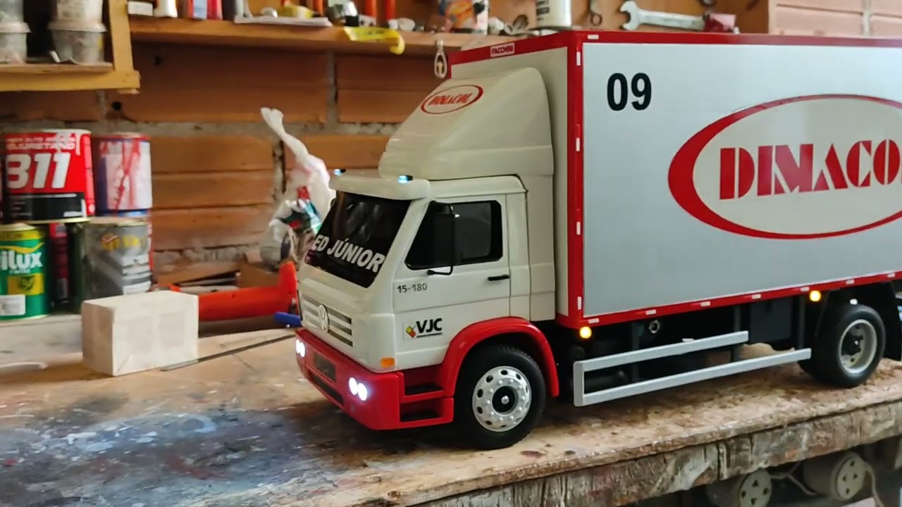 MINIATURA VOLKS 15-180 BAÚ