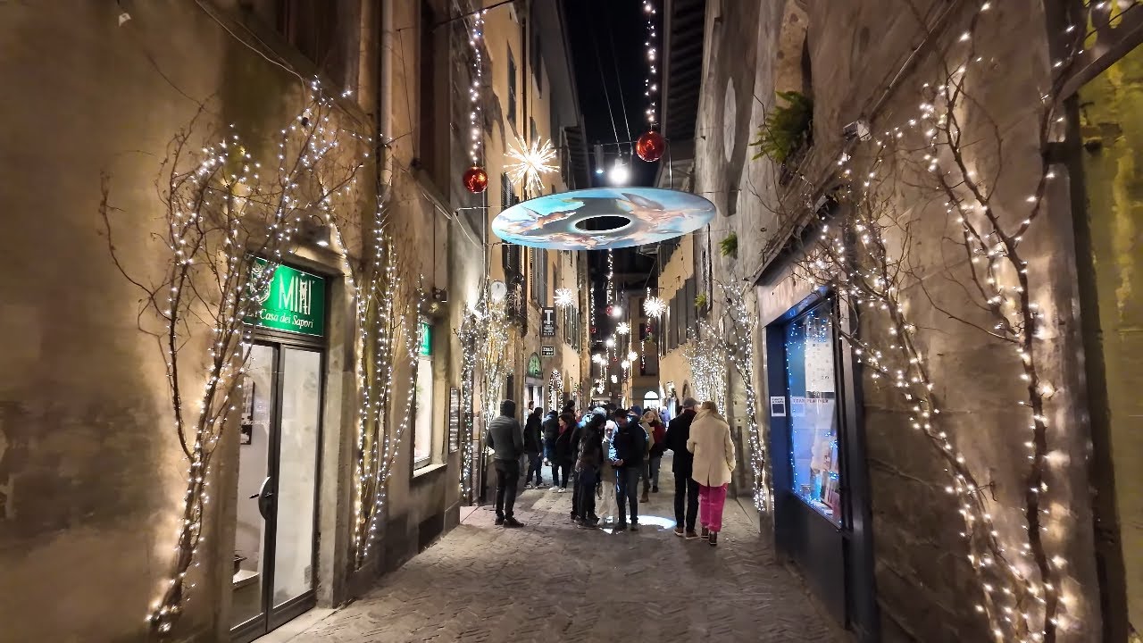 ITALY HIDDEN GEMS 🎄 Bergamo Città Alta Evening Christmas Walking Tour