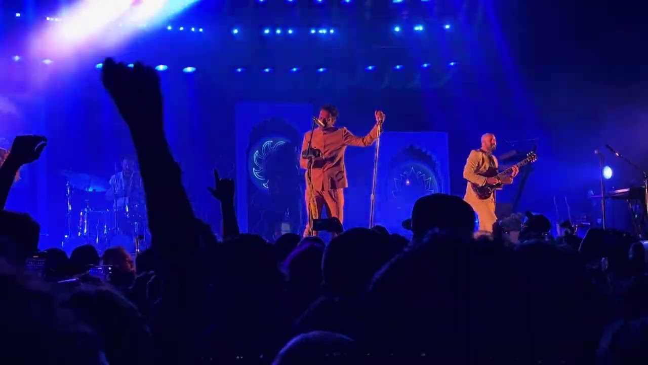 Young the Giant - Wake Up [Live @ Houston] 07/27/2023