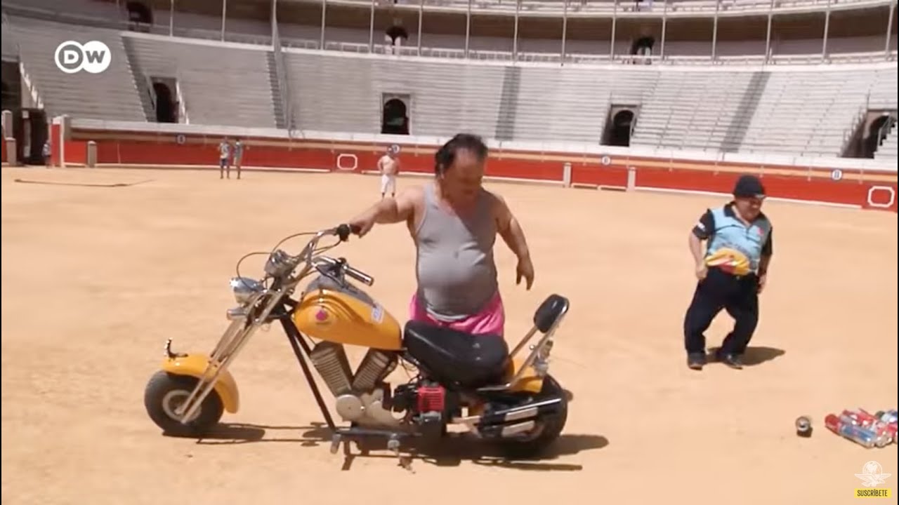 El oficio de los enanos toreros españoles