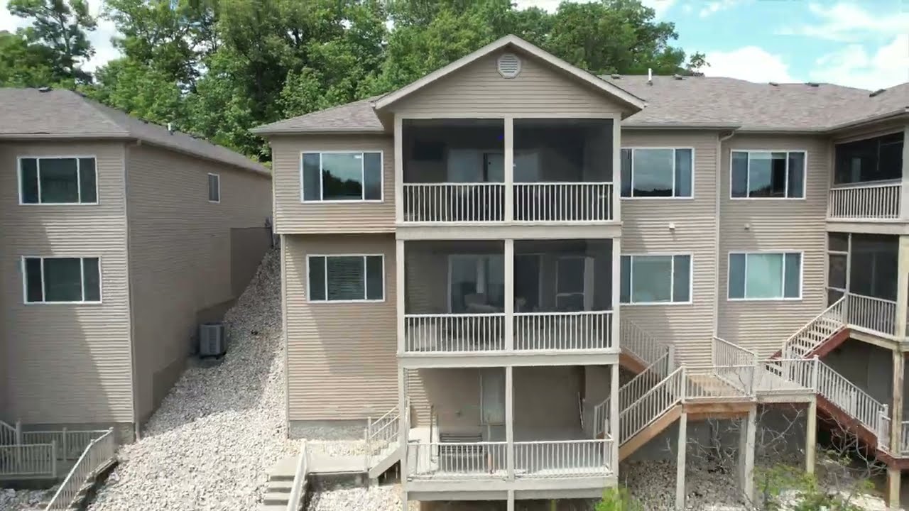 201 Waterford Circle Unit #201, Eldon, Missouri 65026