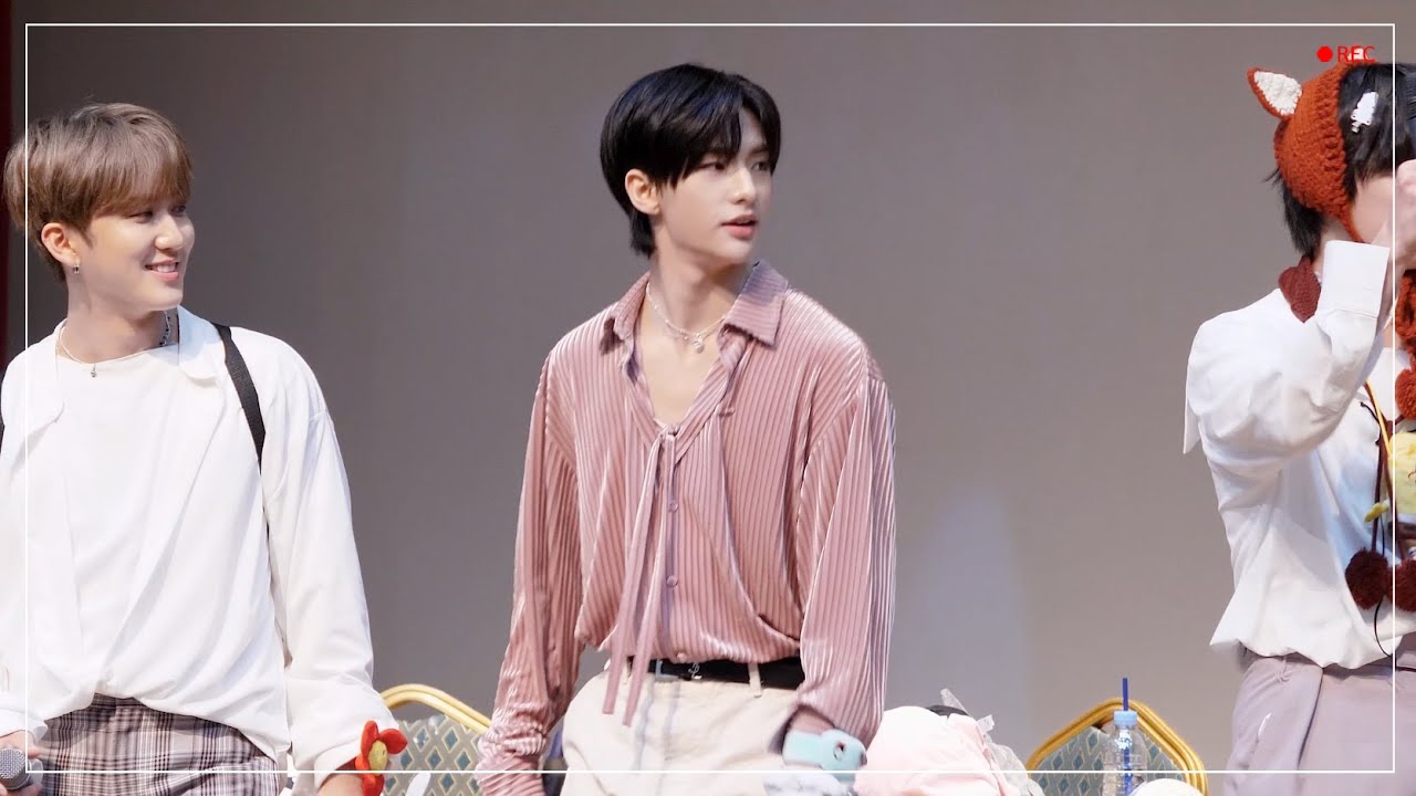 200104 FANSIGN EVENT 'BOOSTER' 스트레이키즈 현진 직캠 / STRAYKIDS HYUNJIN FOCUS FANCAM