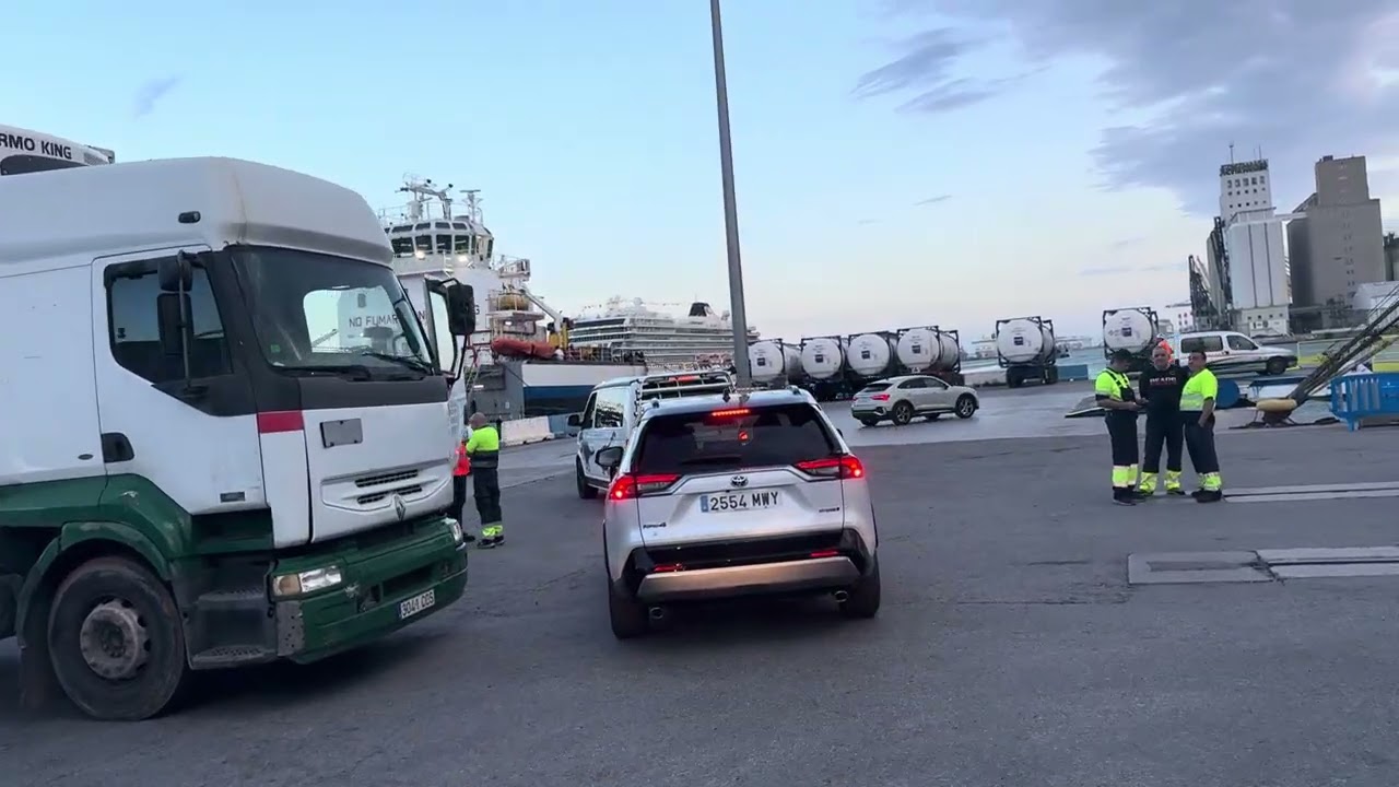 Hafen von Barcelona  GNV-Fähre Sealand / Einschiffung
