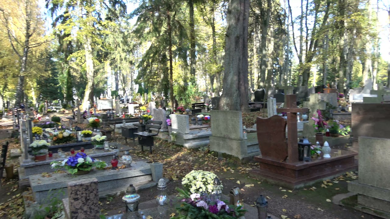 Cmentarz Komunalny w Koszalinie. Trwają ostatnie przygotowania do Wszystkich Świętych