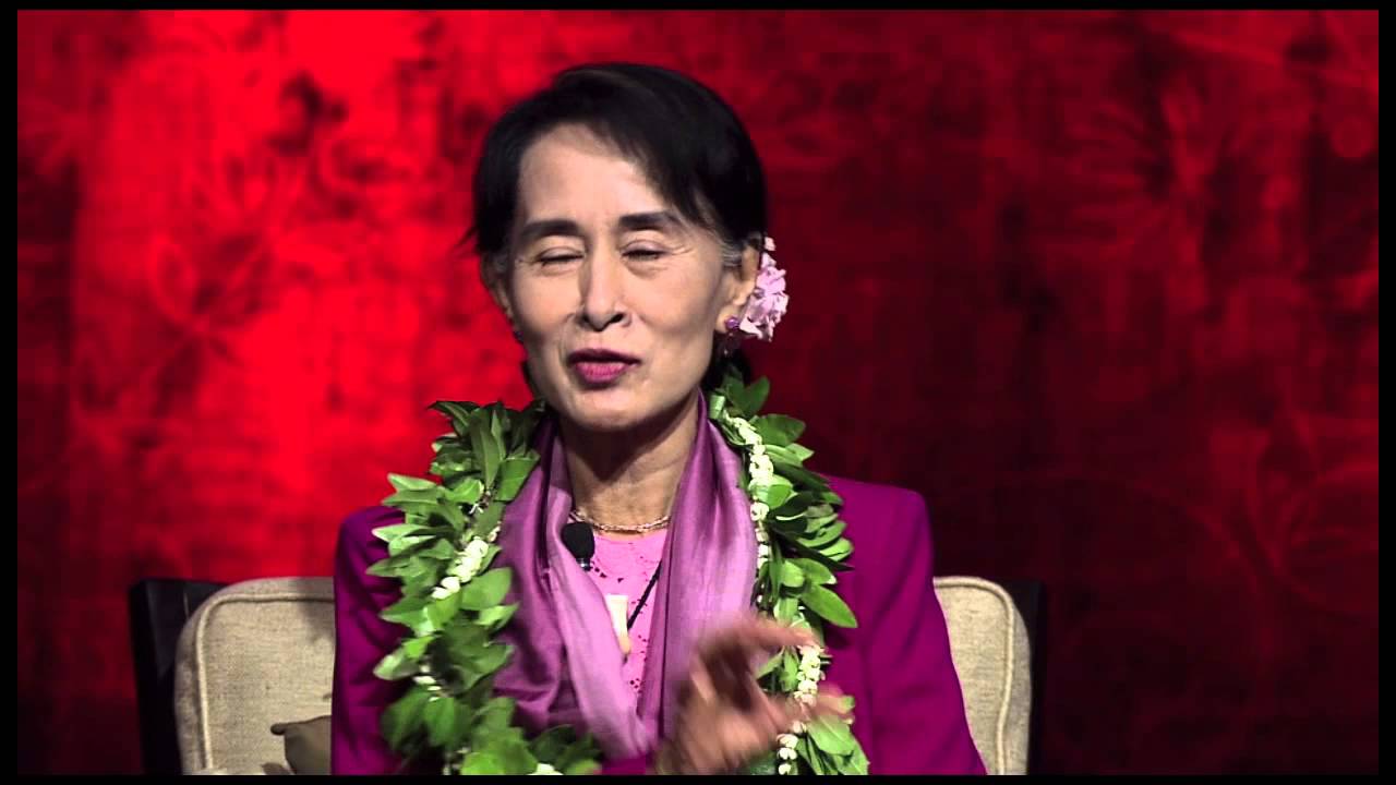 Aung San Suu Kyi takes questions from Hawaii students