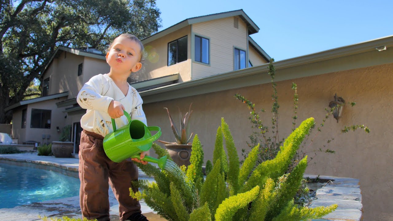 MALAKAI'S ROOM TOUR!