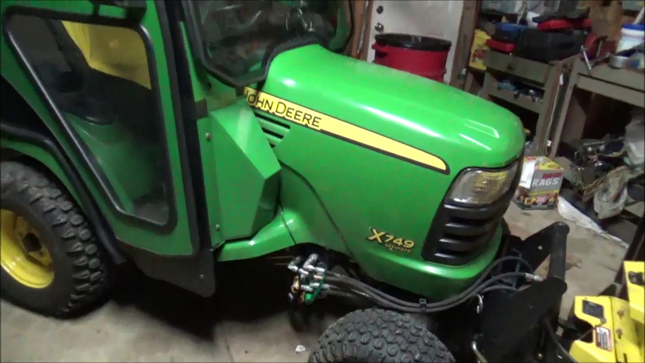 John Deere X749 Intro - 62
