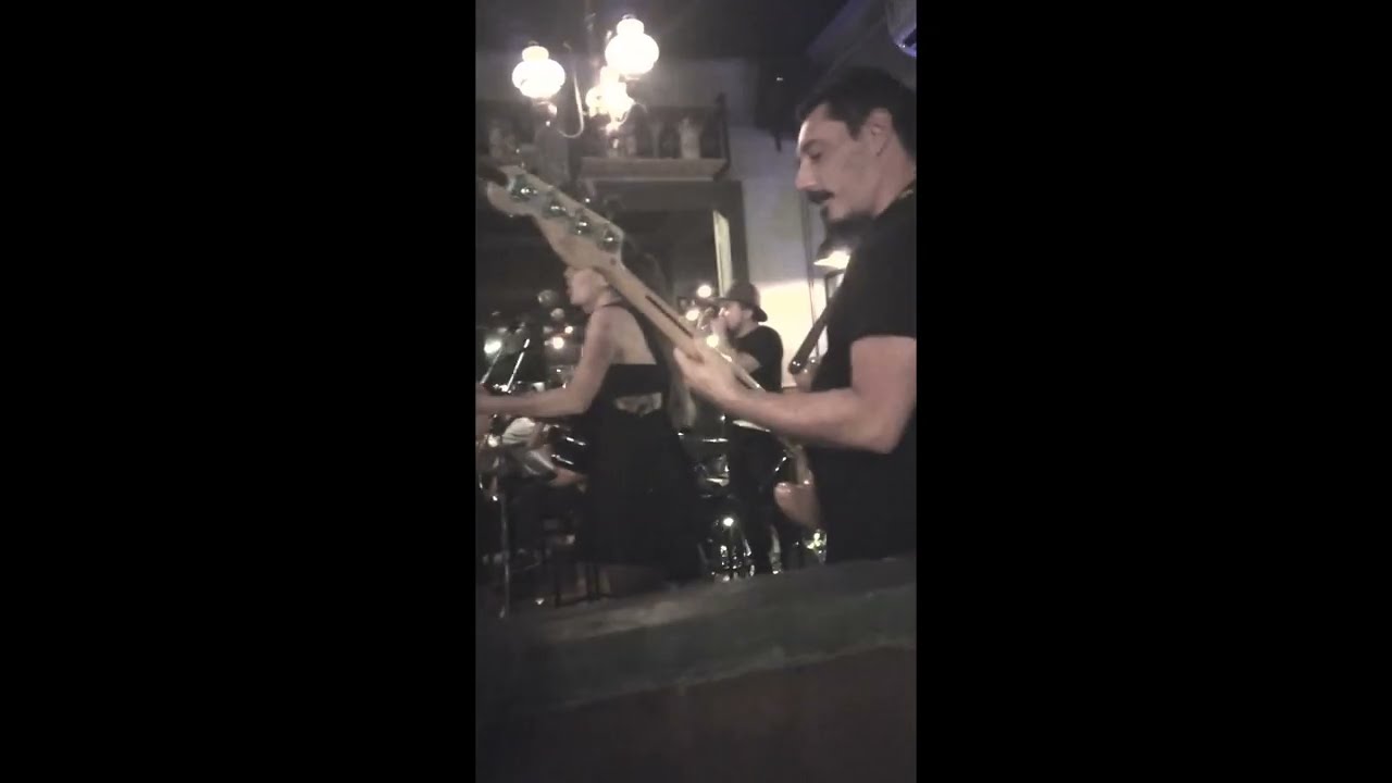 cOuNtRy GrU&ntilde;On CeRvEcErIa BuCaRe 23 Nov 2021