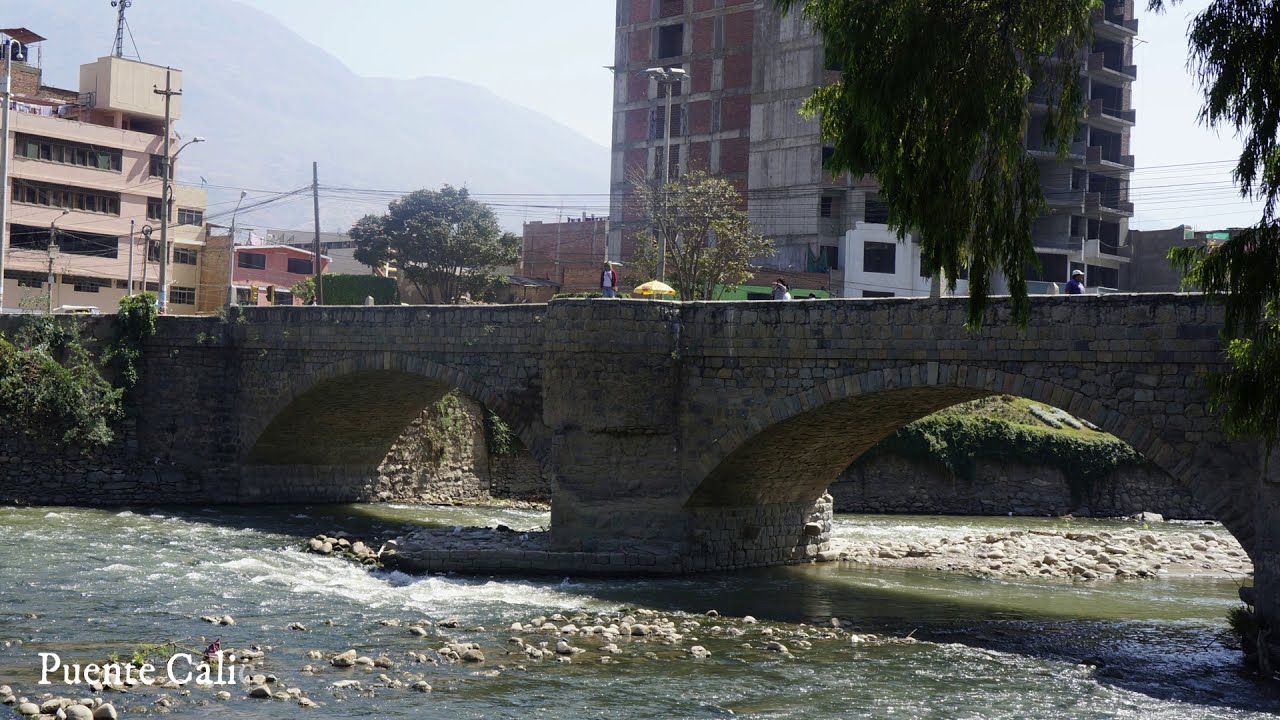 POR LOS CAMINOS DEL PERÚ - RUBEN CAVELLO