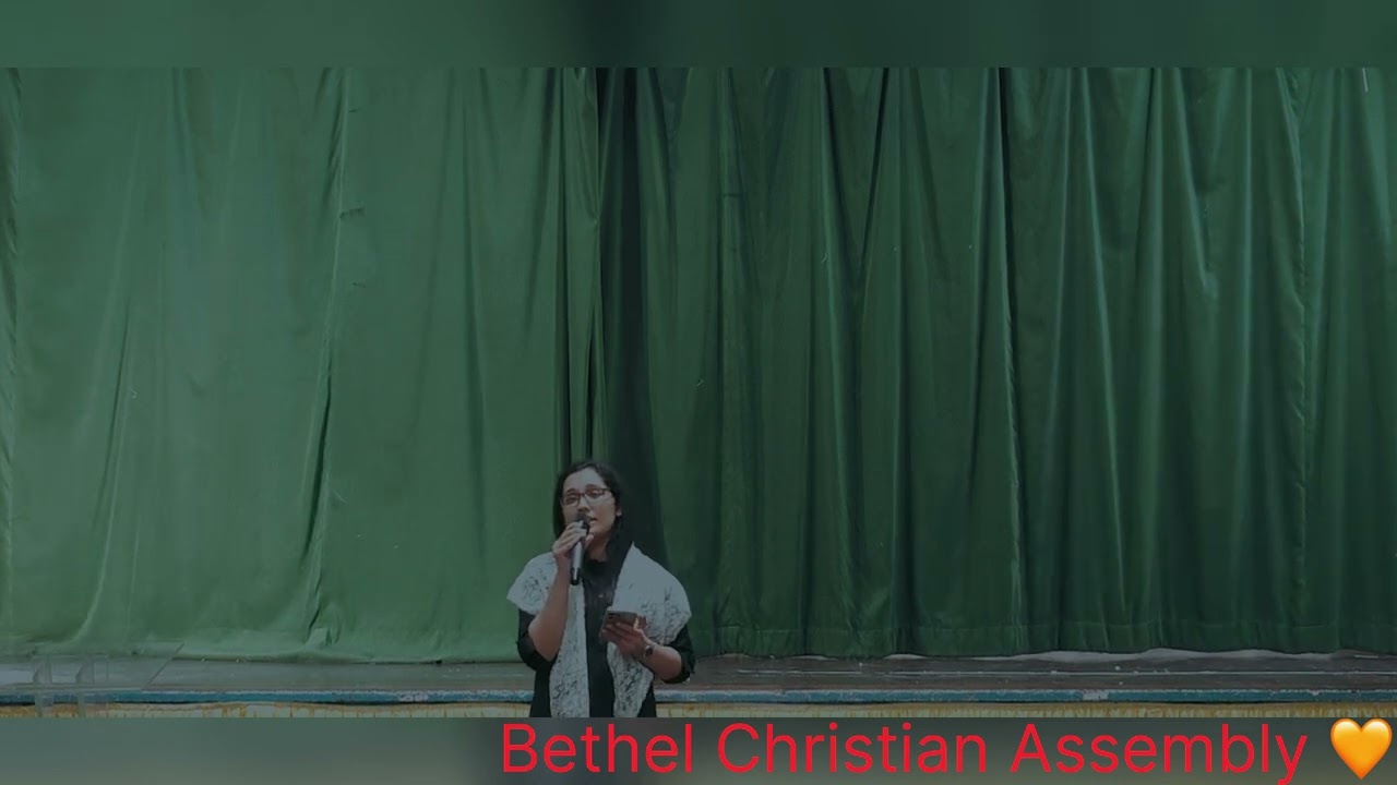 Solo performance by sis Christy