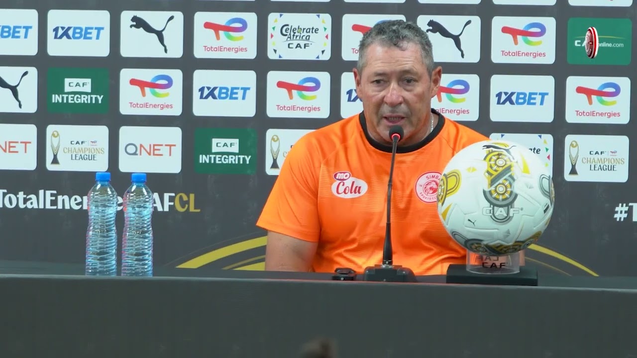 KOCHA STEVE BARKER NA SELEMANI MWALIMU WAKIZUNGUMZA KUELEKEA MCHEZO DHIDI YA STADE MALIEN