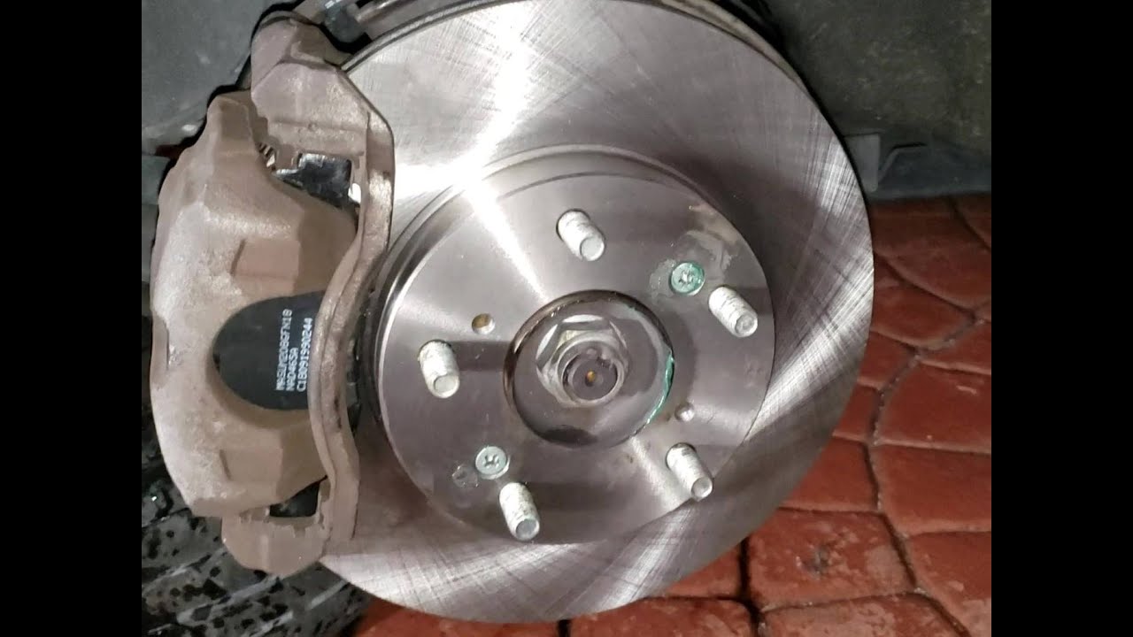 Cambiar Rotor y Pastillas de Frenos, Purgar Sistema, Honda Civic 2012.Change brake pads, purge syst.