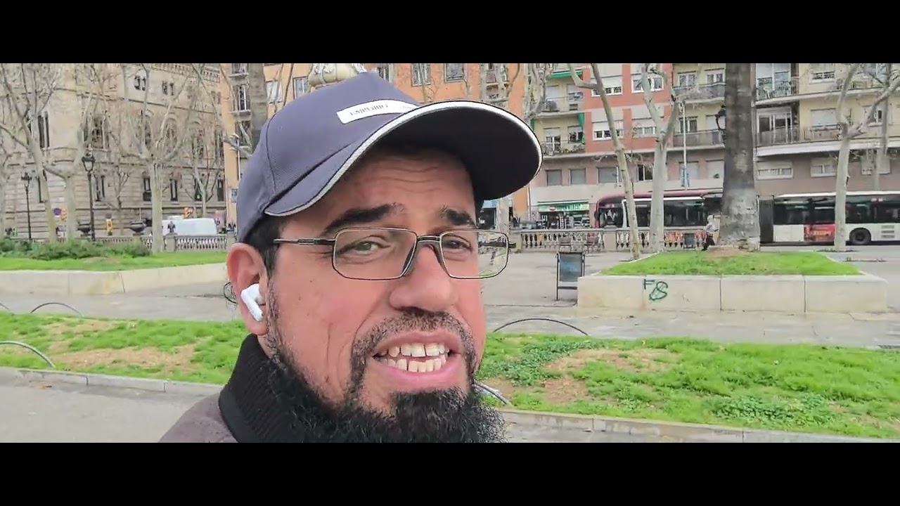 منطقة قوس النصر في مدينة برشلونة الإسبانية Arc de Triomf area in the city of Barcelona, Spain
