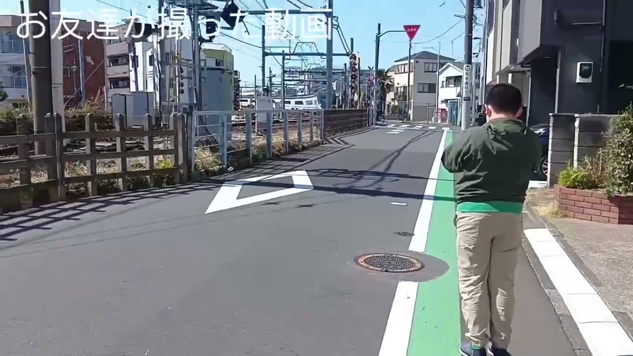 町屋駅〜千住大橋駅間を通過するスカイライナーです。