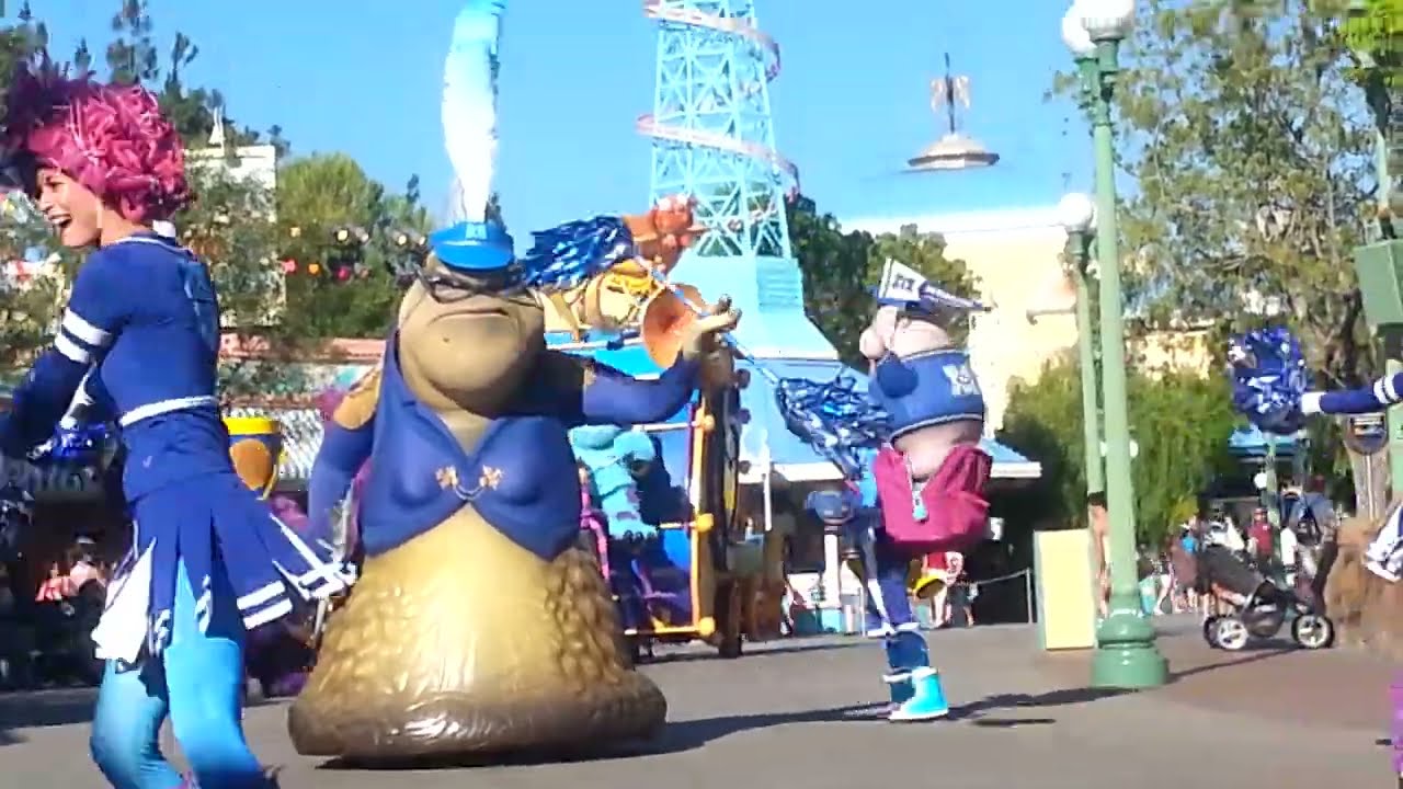 My Disney Land Trip 2014 - Pixar Parade (Part 1)