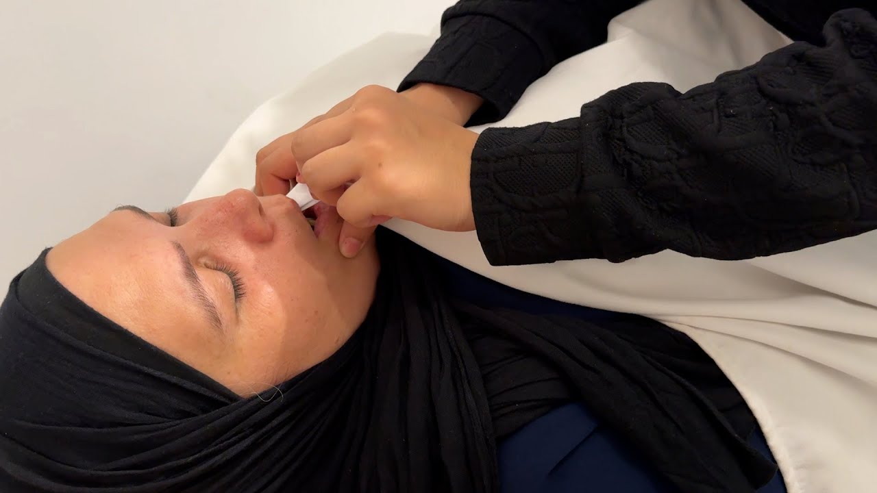 بتعمل لصحبتها عمل وتروح  تحته فى مكان غير متوقع