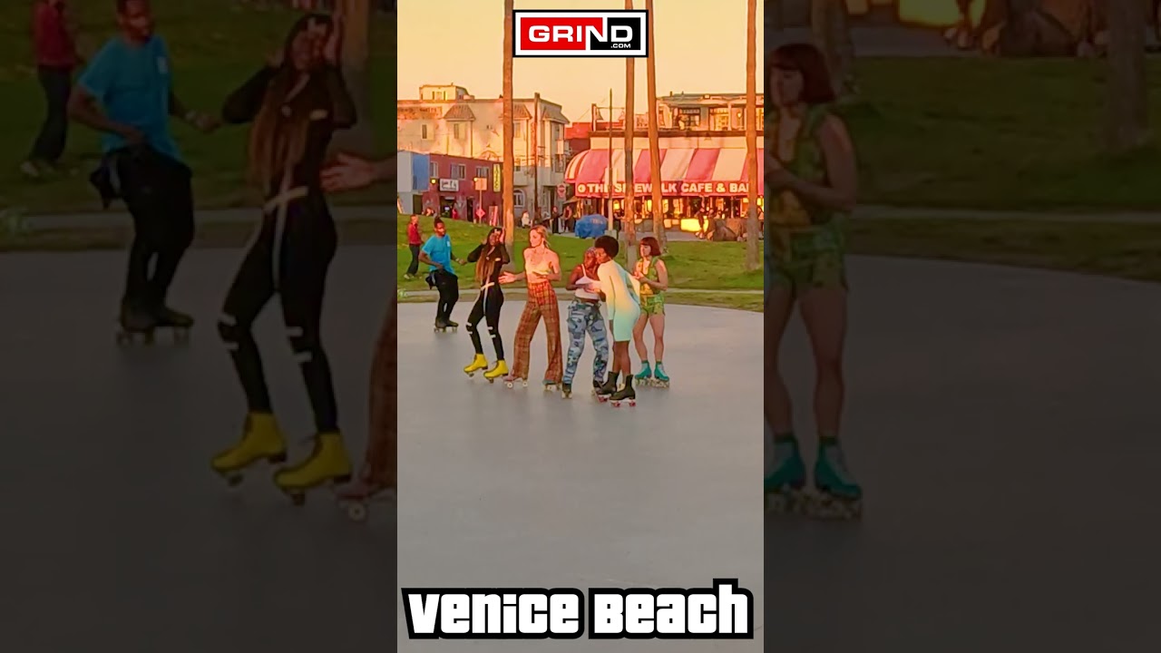 Thinking Of You - Sister Sledge Part 3 AT VENICE BEACH ROLLER DISCO PLAZA LIVE #rollerskating #grind